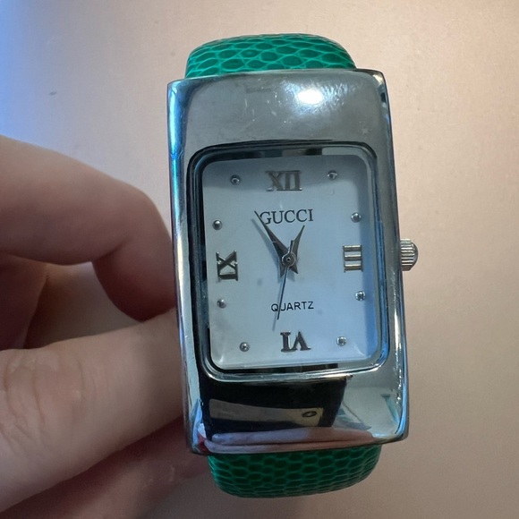 Gucci vintage 1970s watch main image 5